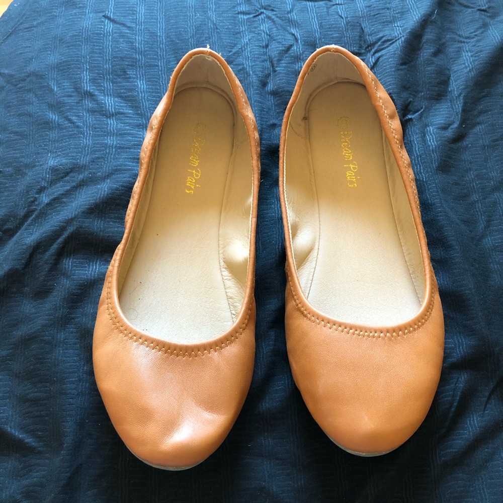 Like-New Tan Flats